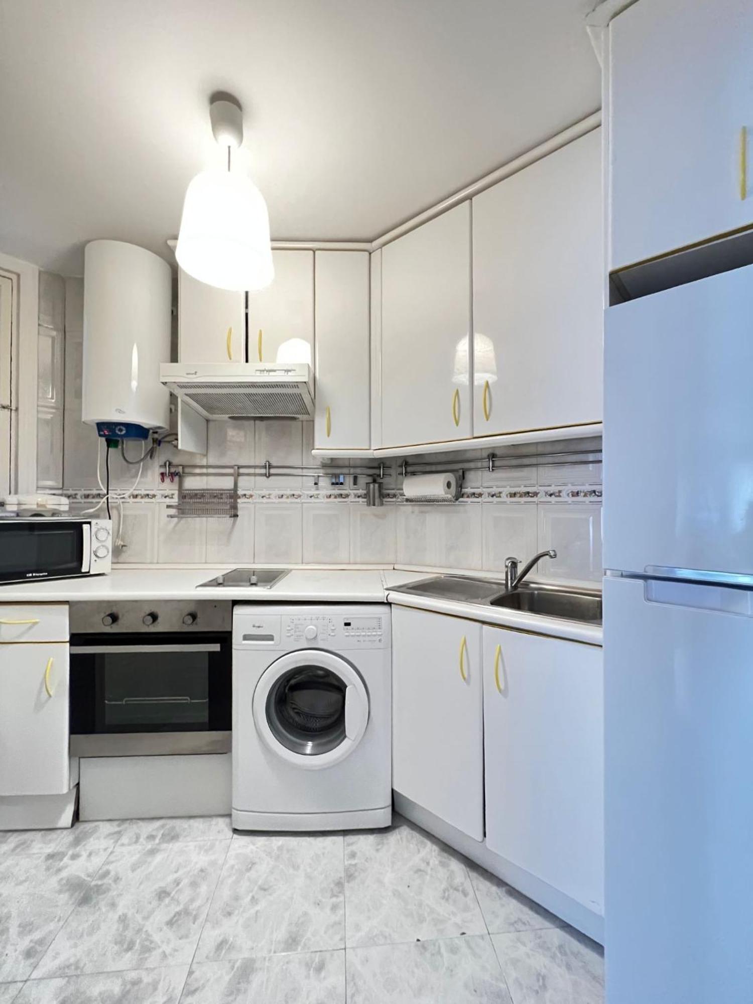 Apartment Lovely Con Balconcitos Madrid